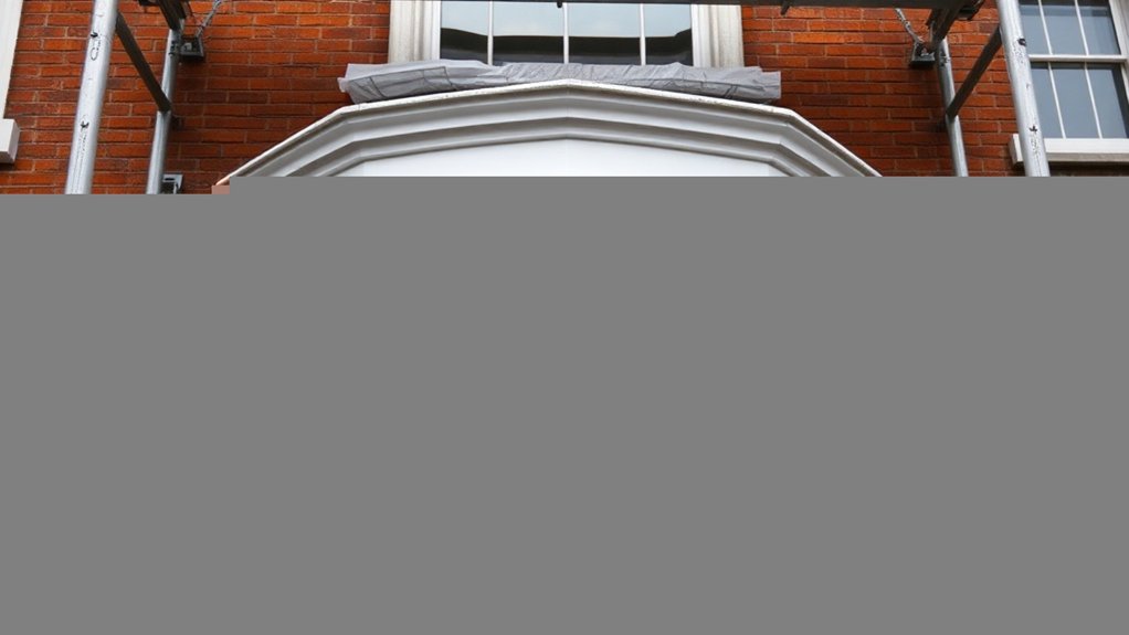 Bay Windows Clapton